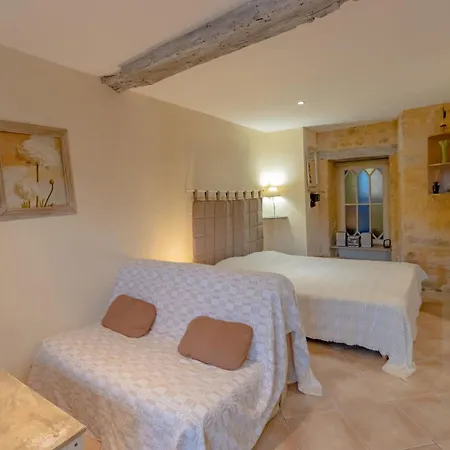 Les Milandes In By Interhome